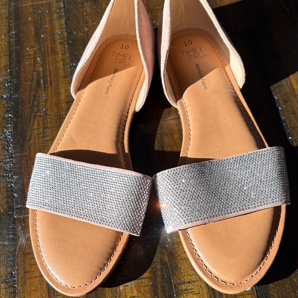 Time and Tru Women's Sandals in Tan with Silver Straps
